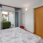 1 Bedroom Lovely In سوبيتارسكا دراغا