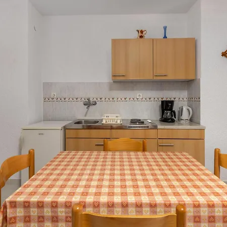 1 Bedroom Gorgeous In Apartman Supetarska Draga