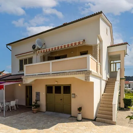 1 Bedroom Gorgeous In Supetarska Draga