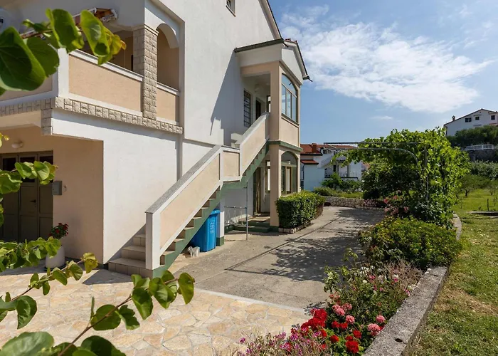 Apartment Lovely In